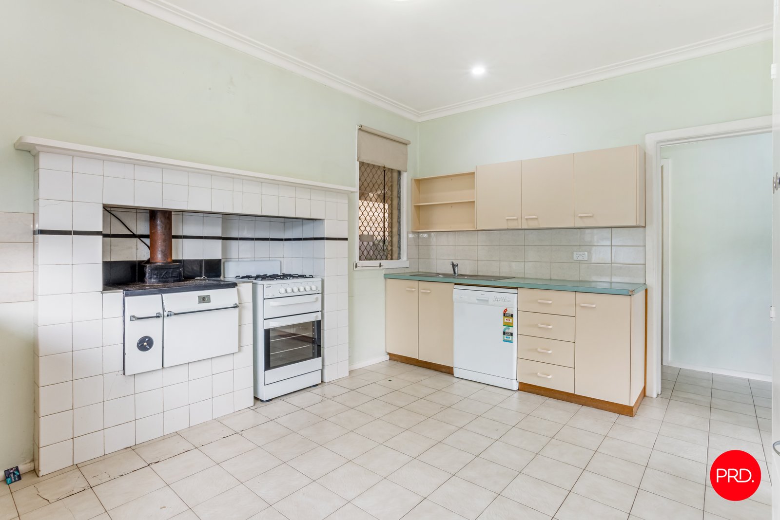 1 Lyons St  WHITE HILLS 4