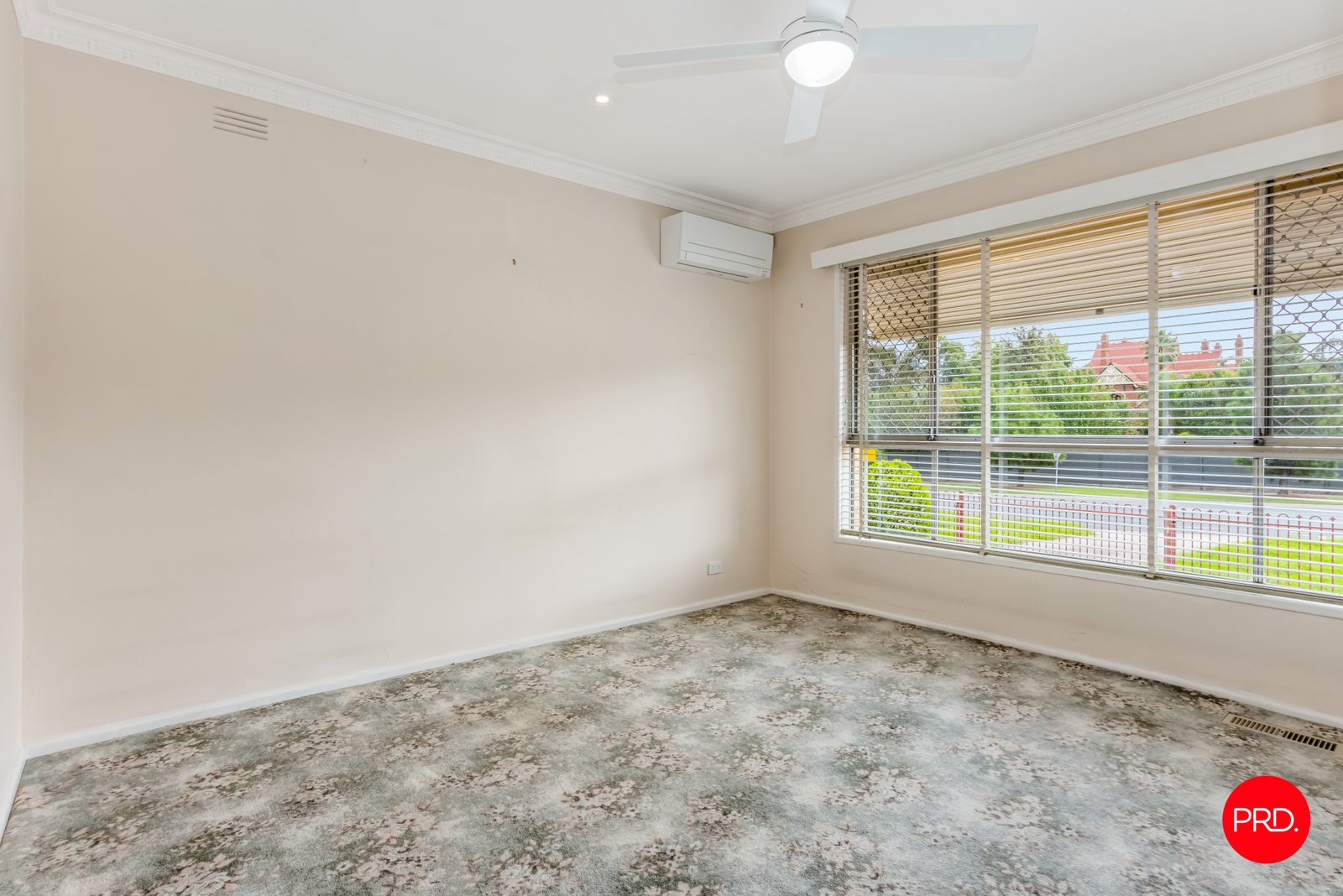 1 Lyons St  WHITE HILLS 8