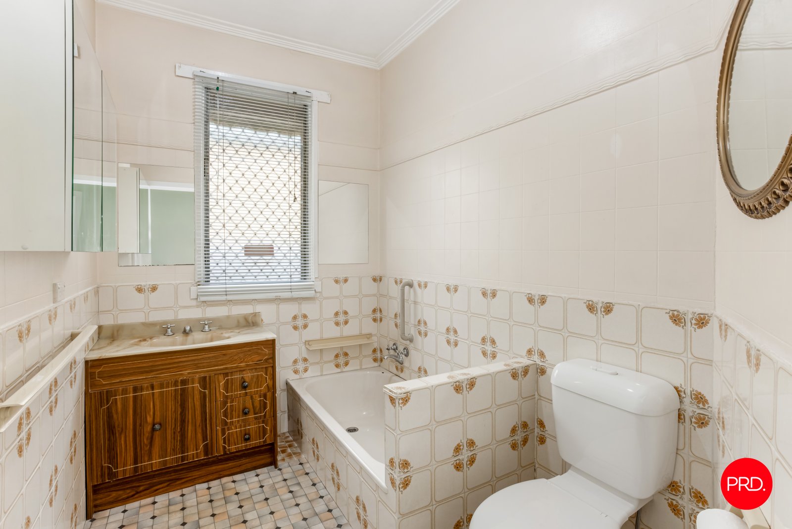 1 Lyons St  WHITE HILLS 10