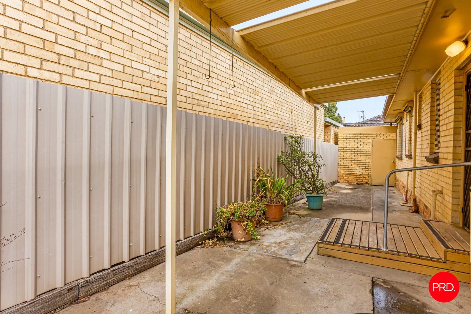 1 Lyons St  WHITE HILLS 12