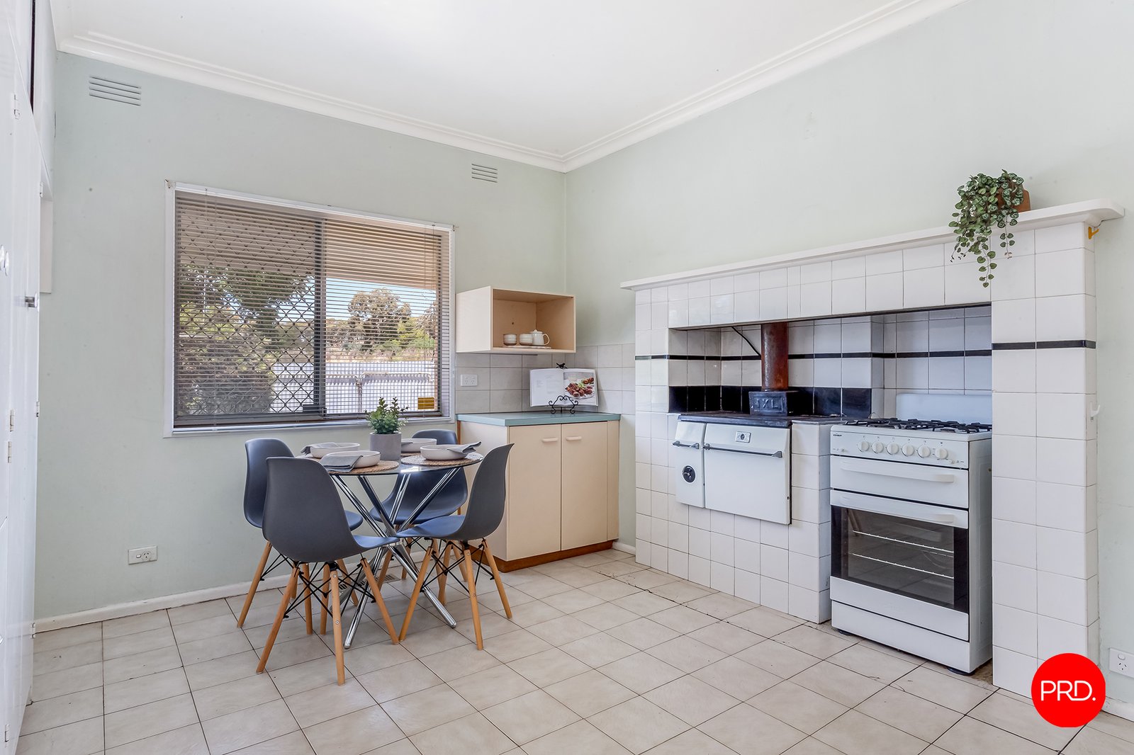1 Lyons Street WHITE HILLS 8