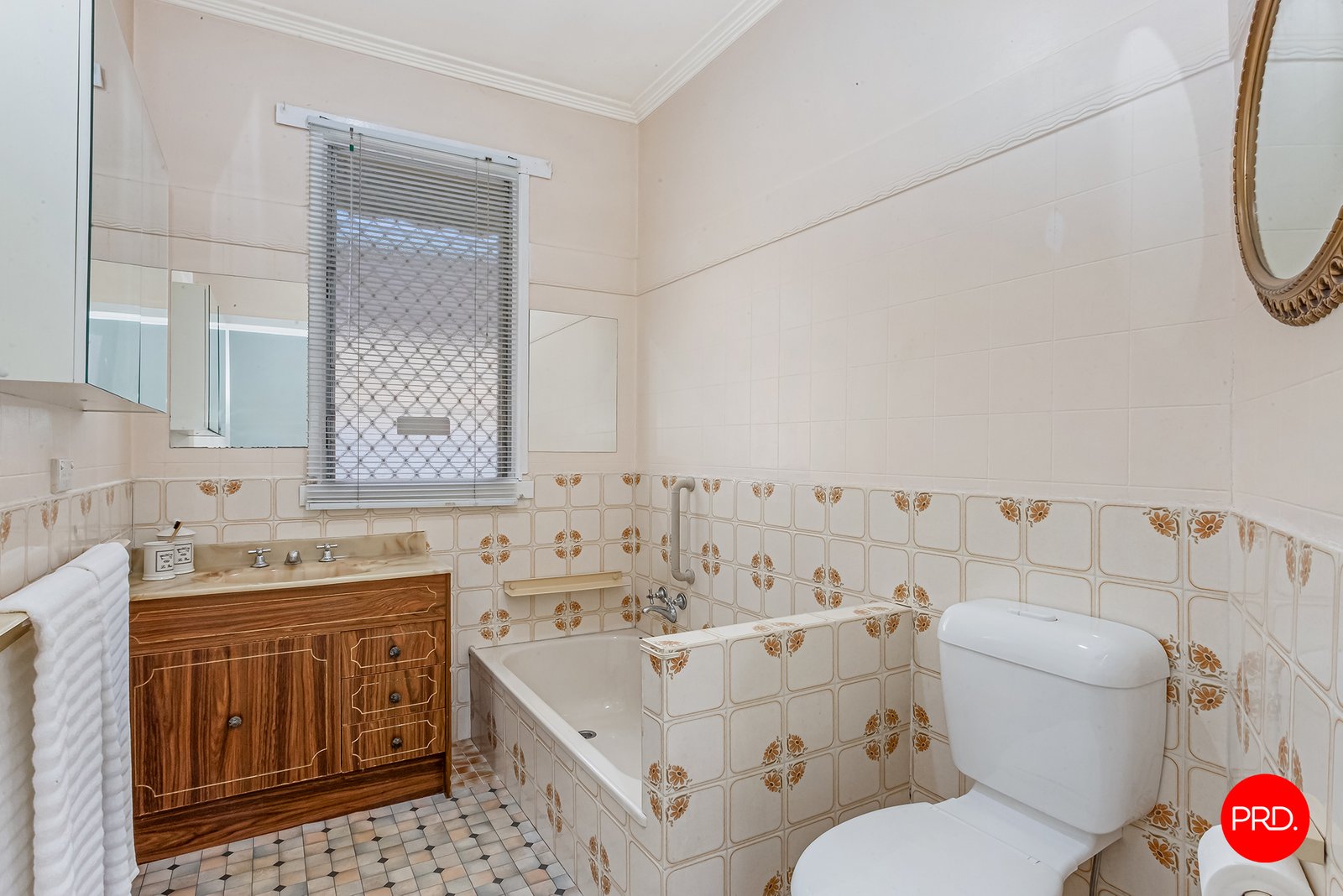 1 Lyons Street WHITE HILLS 12