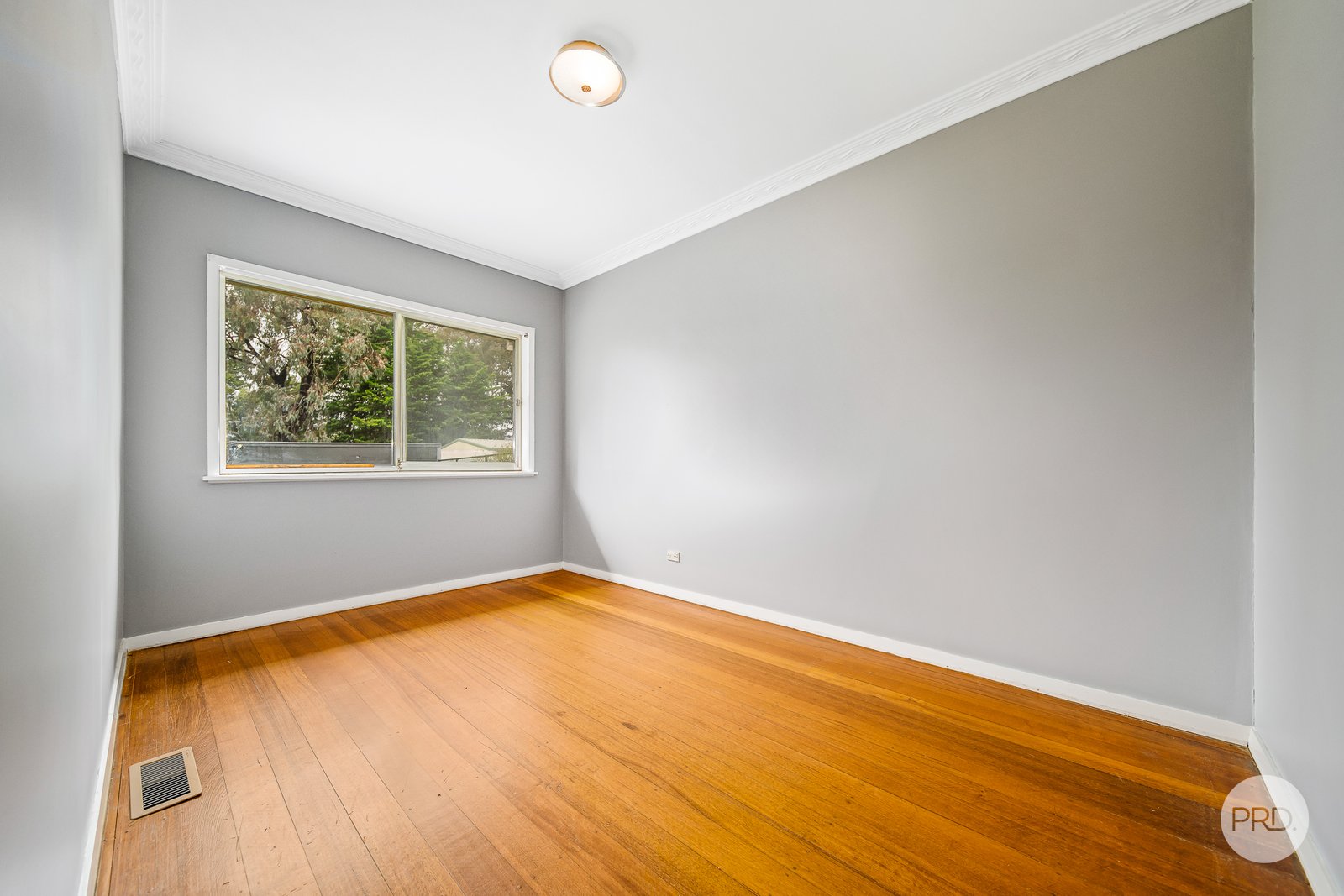 1 MacDougall Road GOLDEN SQUARE 8