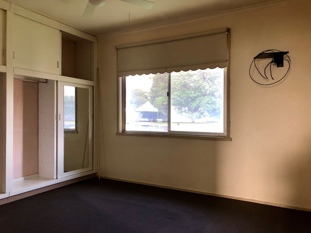 1 Mackinnon Street CORRYONG 8
