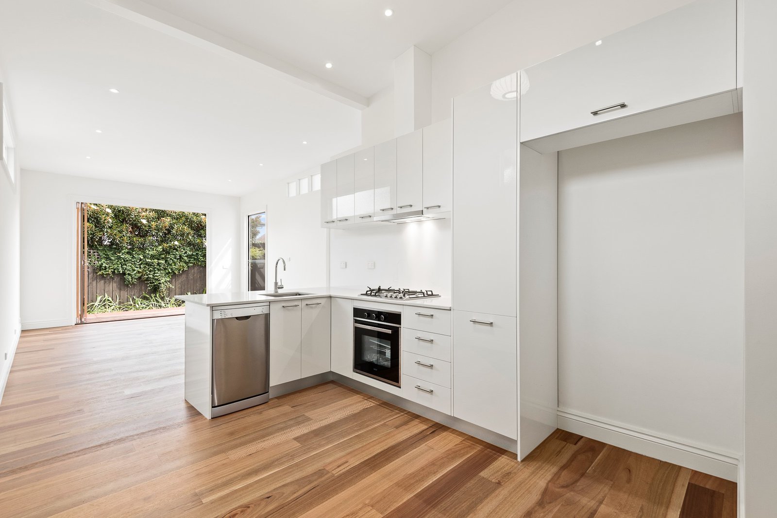 Real Estate and Property in 1 Main Street, Elsternwick, VIC