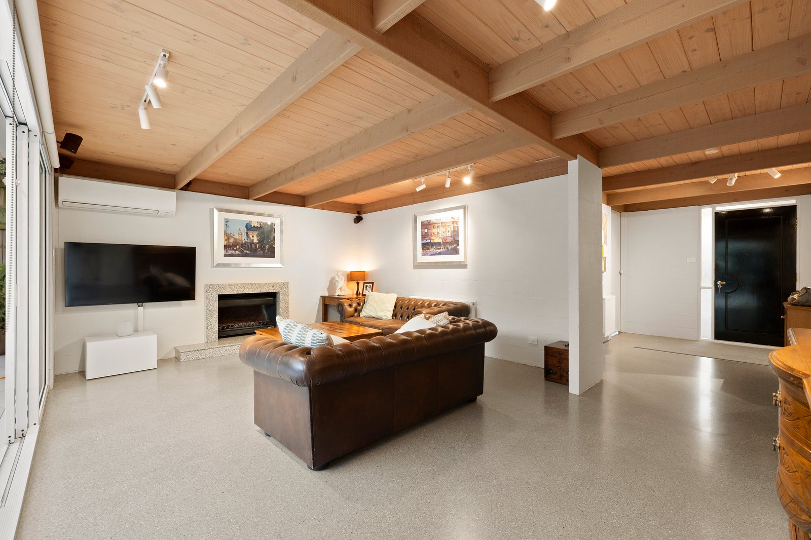 Gallery: 1 Maiya Court