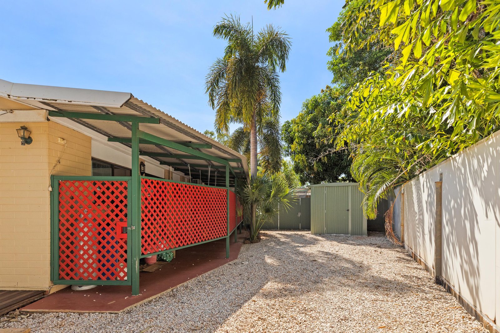 1 Male Court BROOME 12