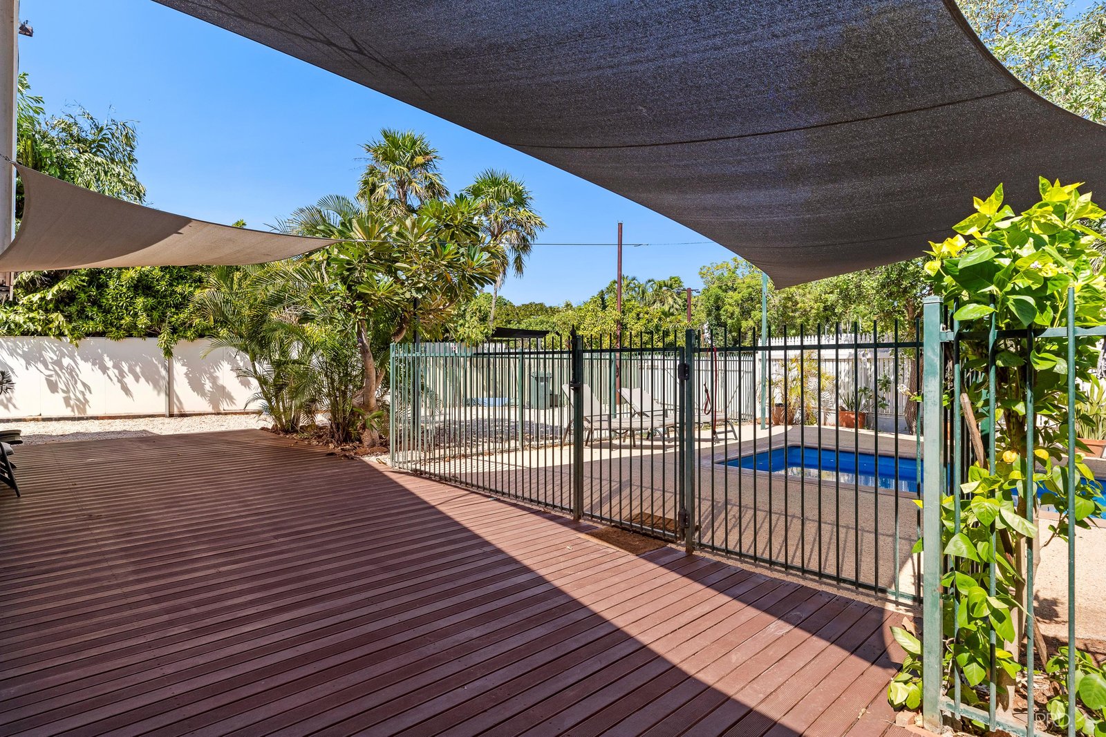 1 Male Court BROOME 14