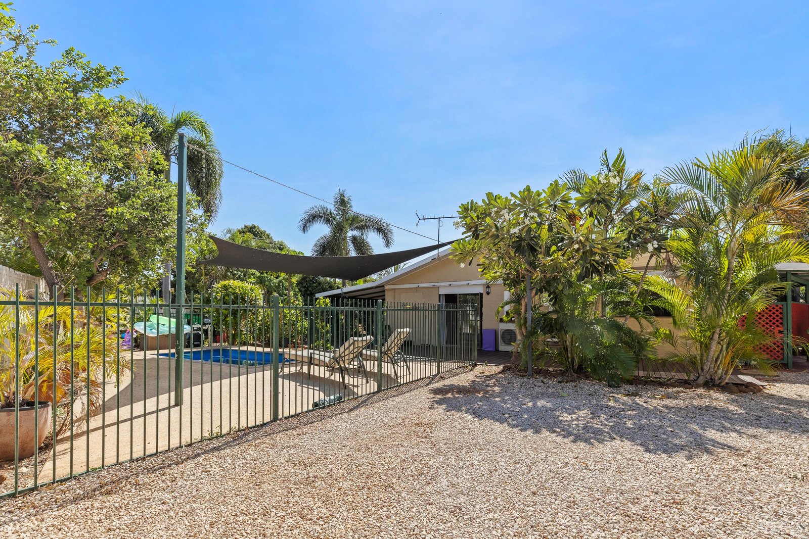 1 Male Court BROOME 18