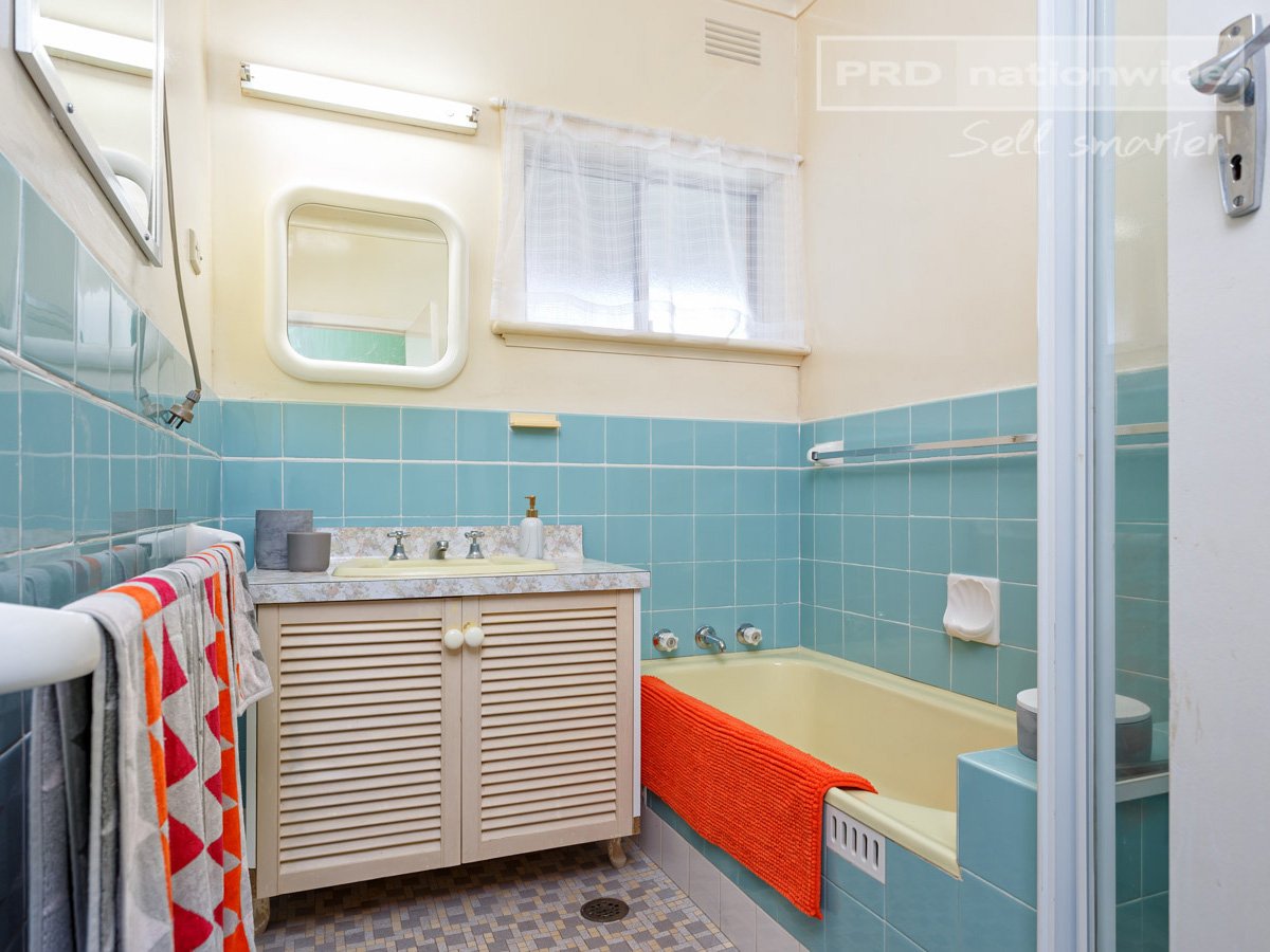 1 Manoora Avenue MOUNT AUSTIN 8