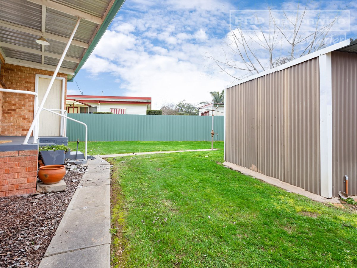 1 Manoora Avenue MOUNT AUSTIN 12