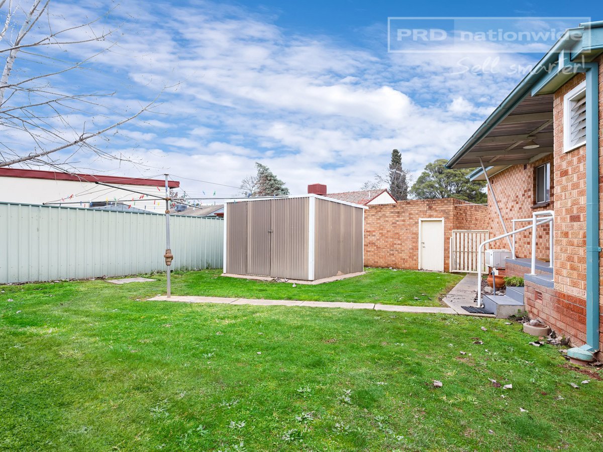 1 Manoora Avenue MOUNT AUSTIN 4