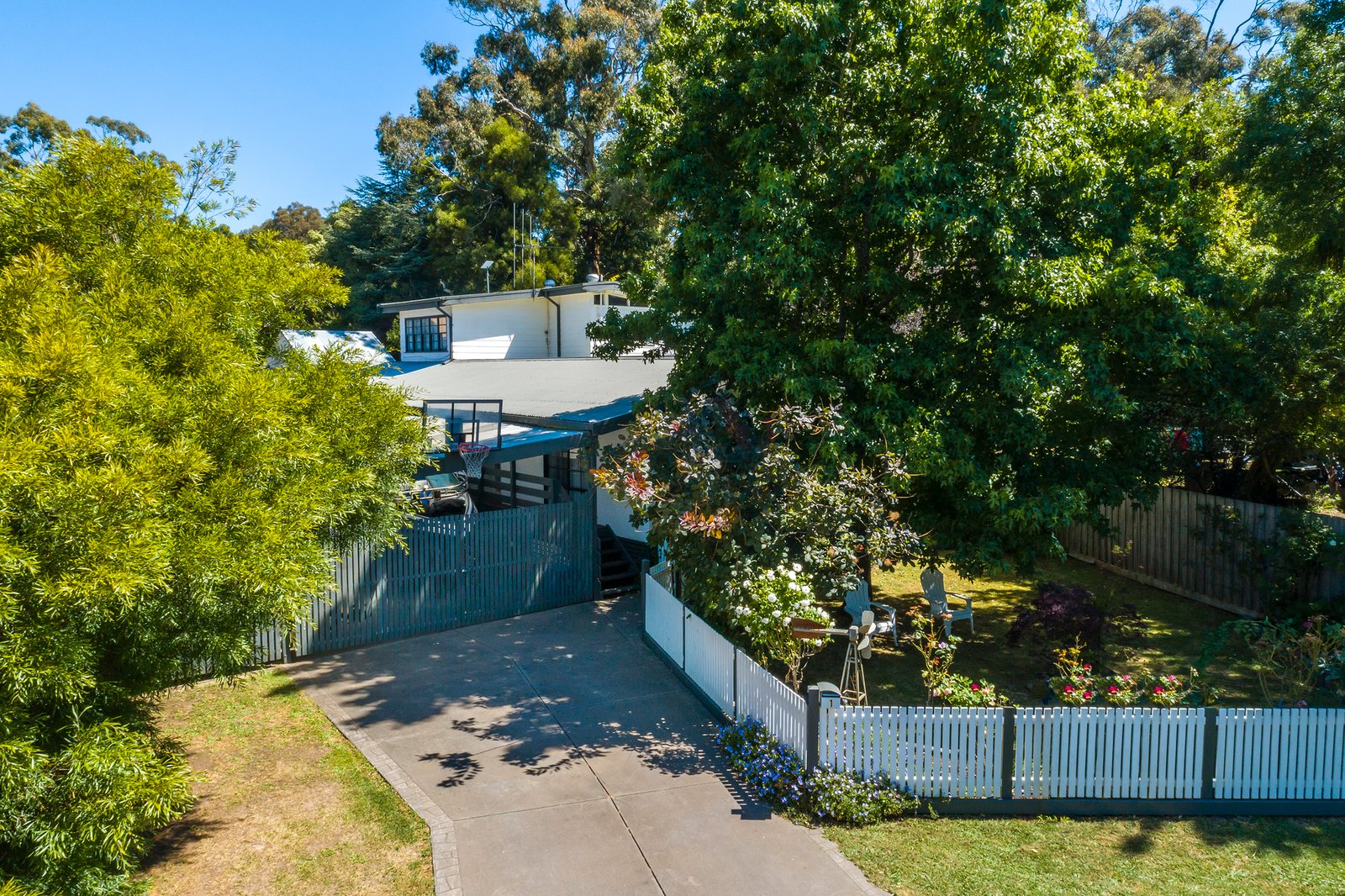 Real Estate and Property in 1 Maureen Place, Woodend, VIC