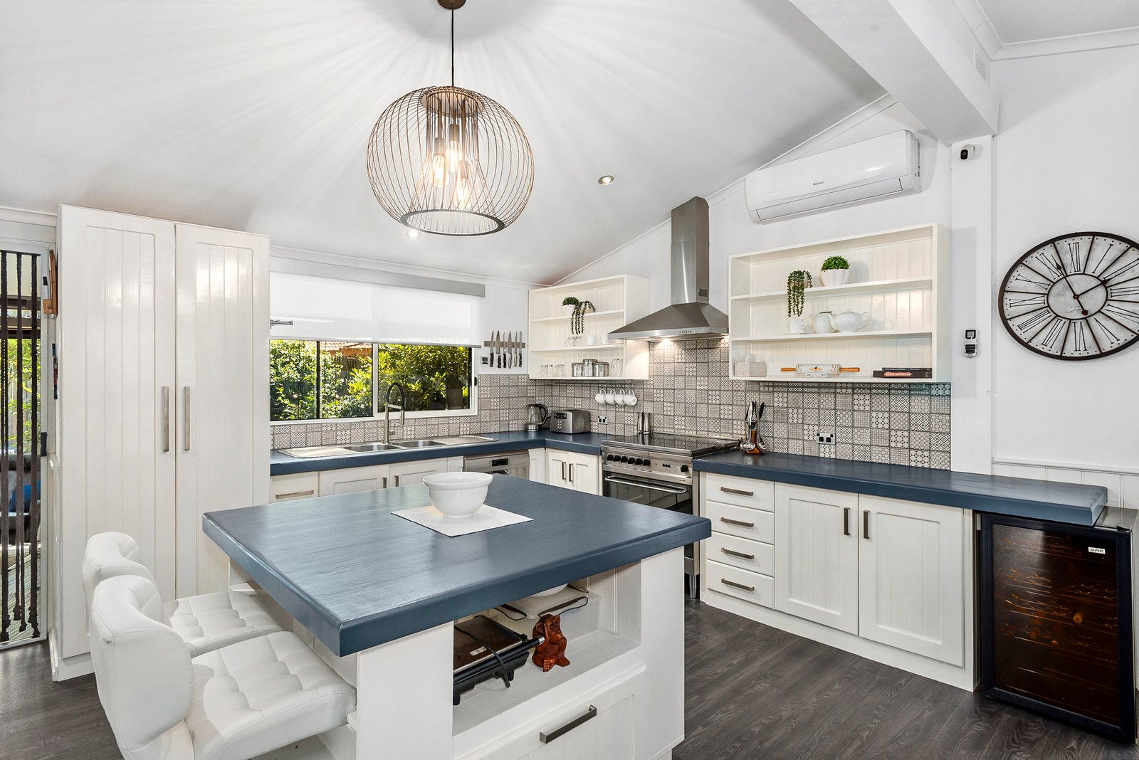 Real Estate and Property in 1 Maureen Place, Woodend, VIC