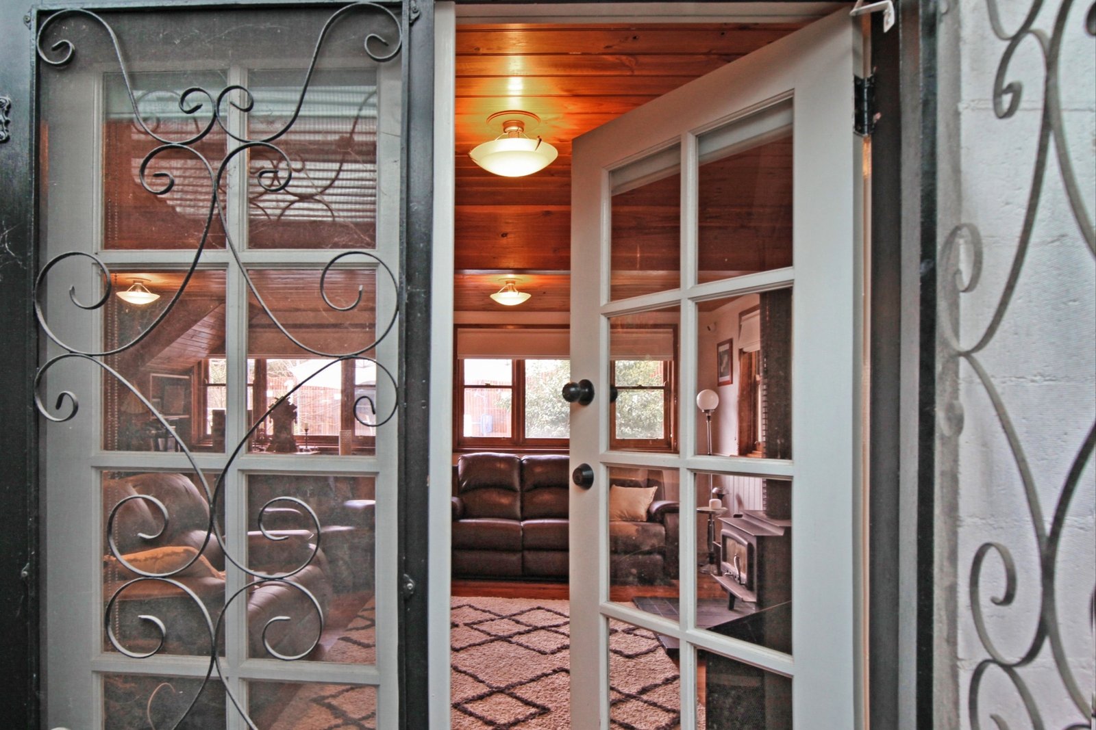 Real Estate and Property in 1 Maureen Place, Woodend, VIC