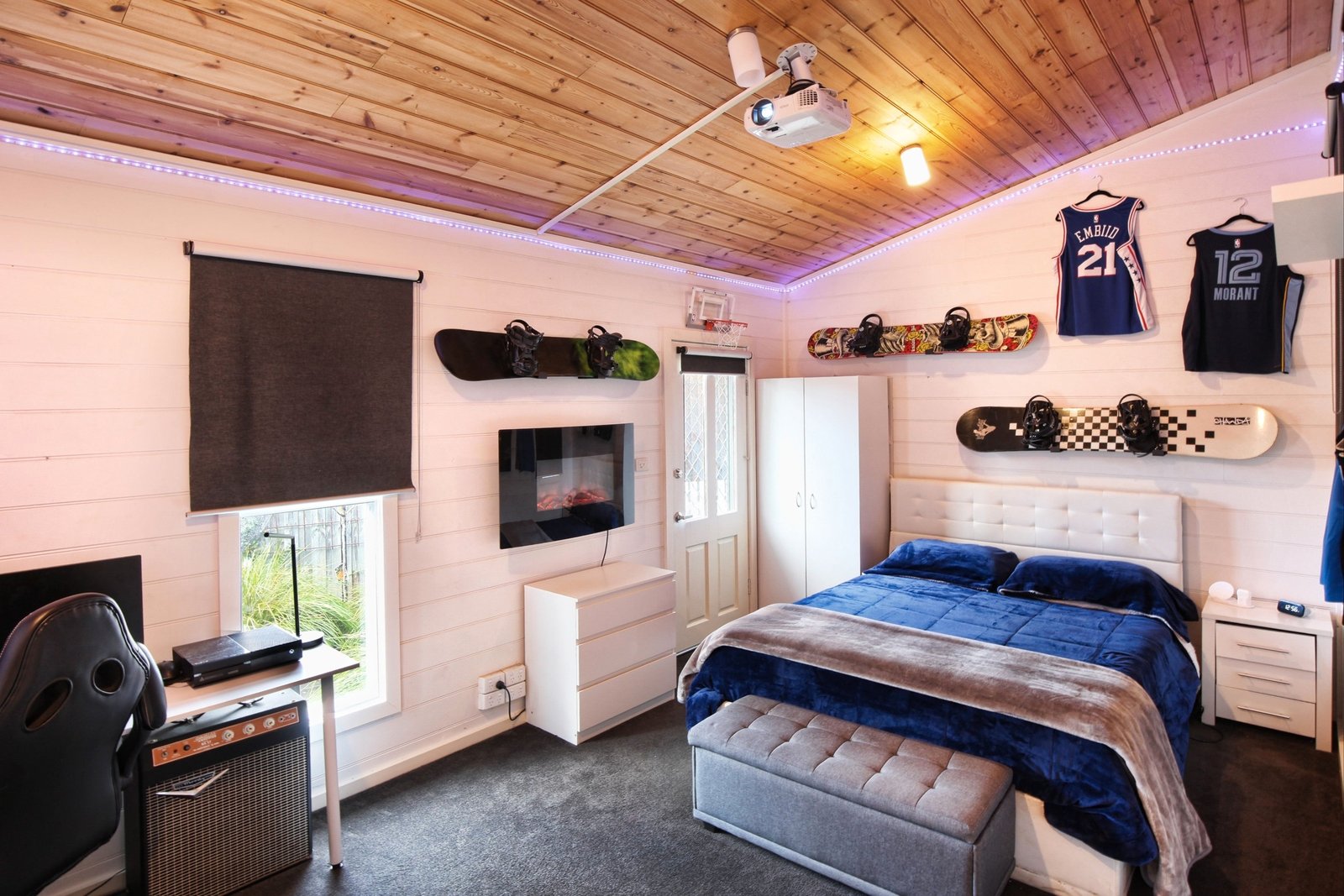 Real Estate and Property in 1 Maureen Place, Woodend, VIC