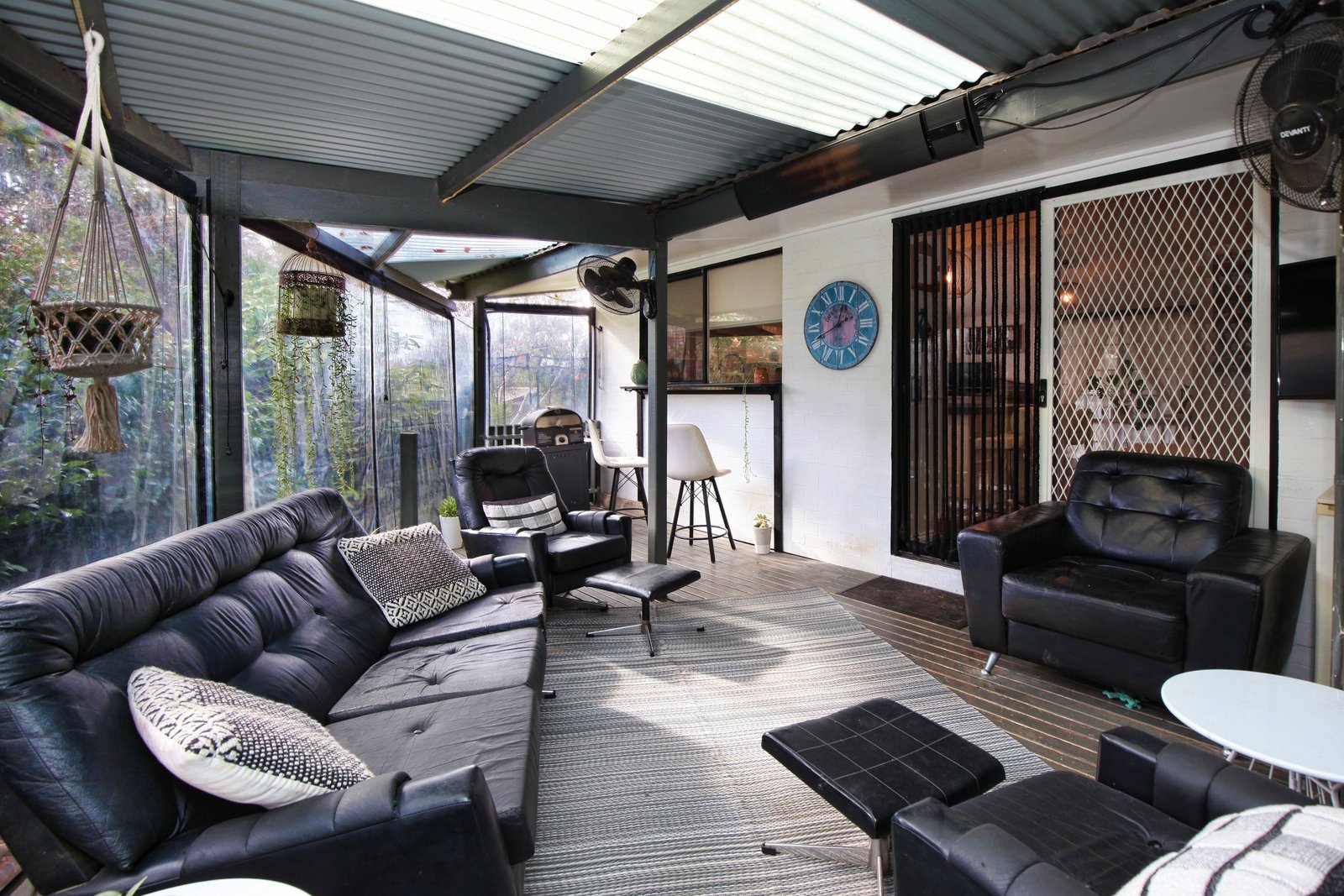 Real Estate and Property in 1 Maureen Place, Woodend, VIC