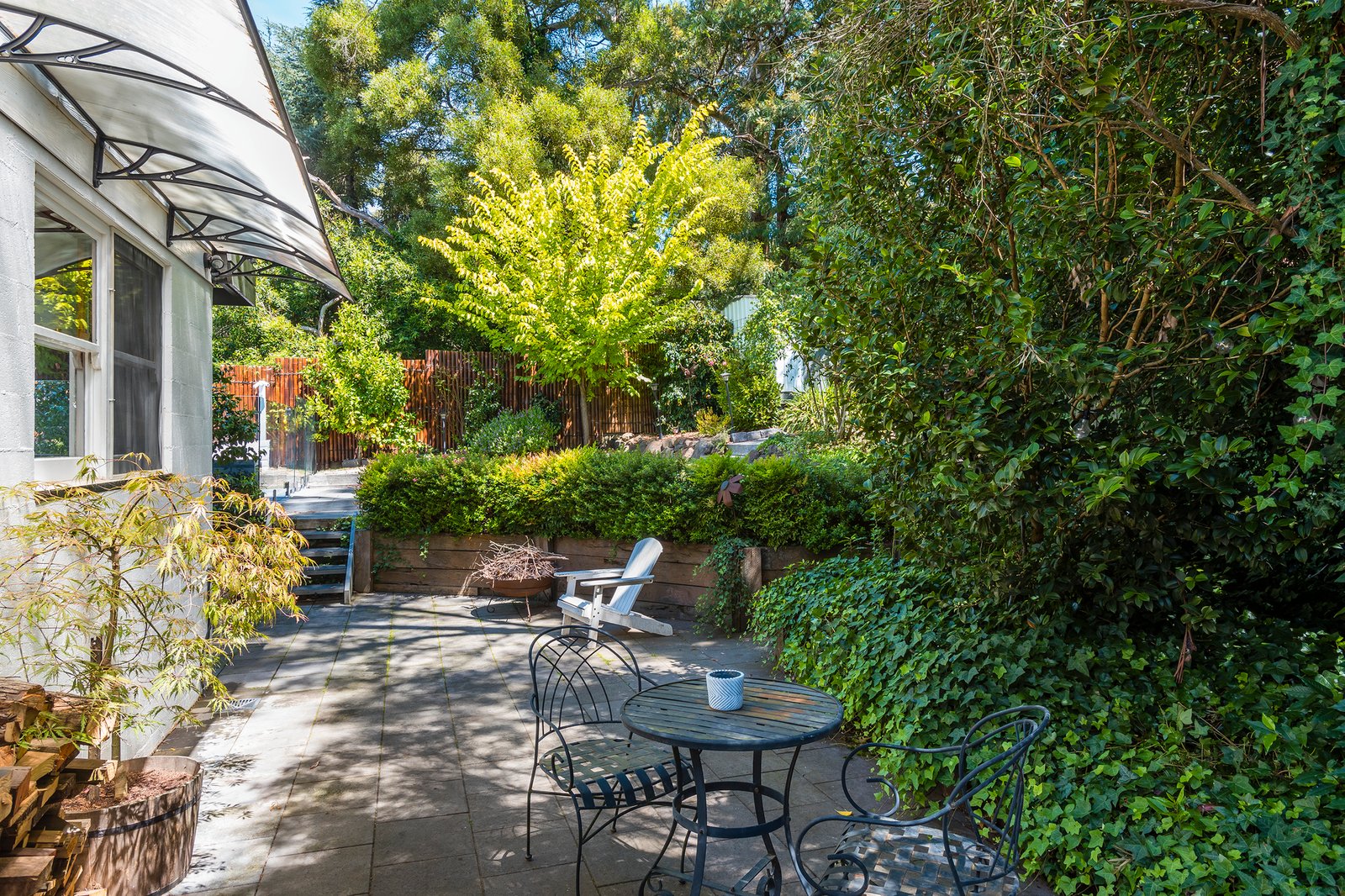 Real Estate and Property in 1 Maureen Place, Woodend, VIC