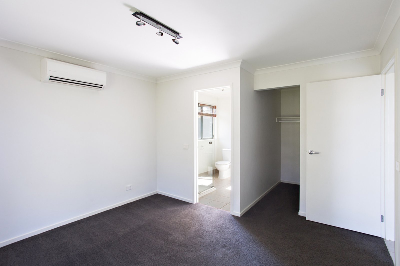 Gallery: 1 Maurie Paull Court