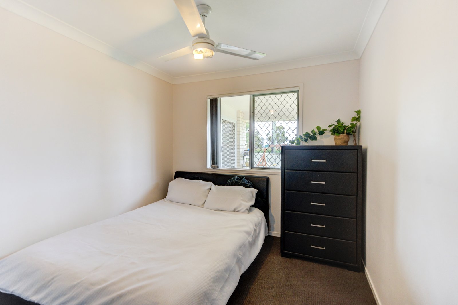 1 McKinlay Place TAMWORTH 13