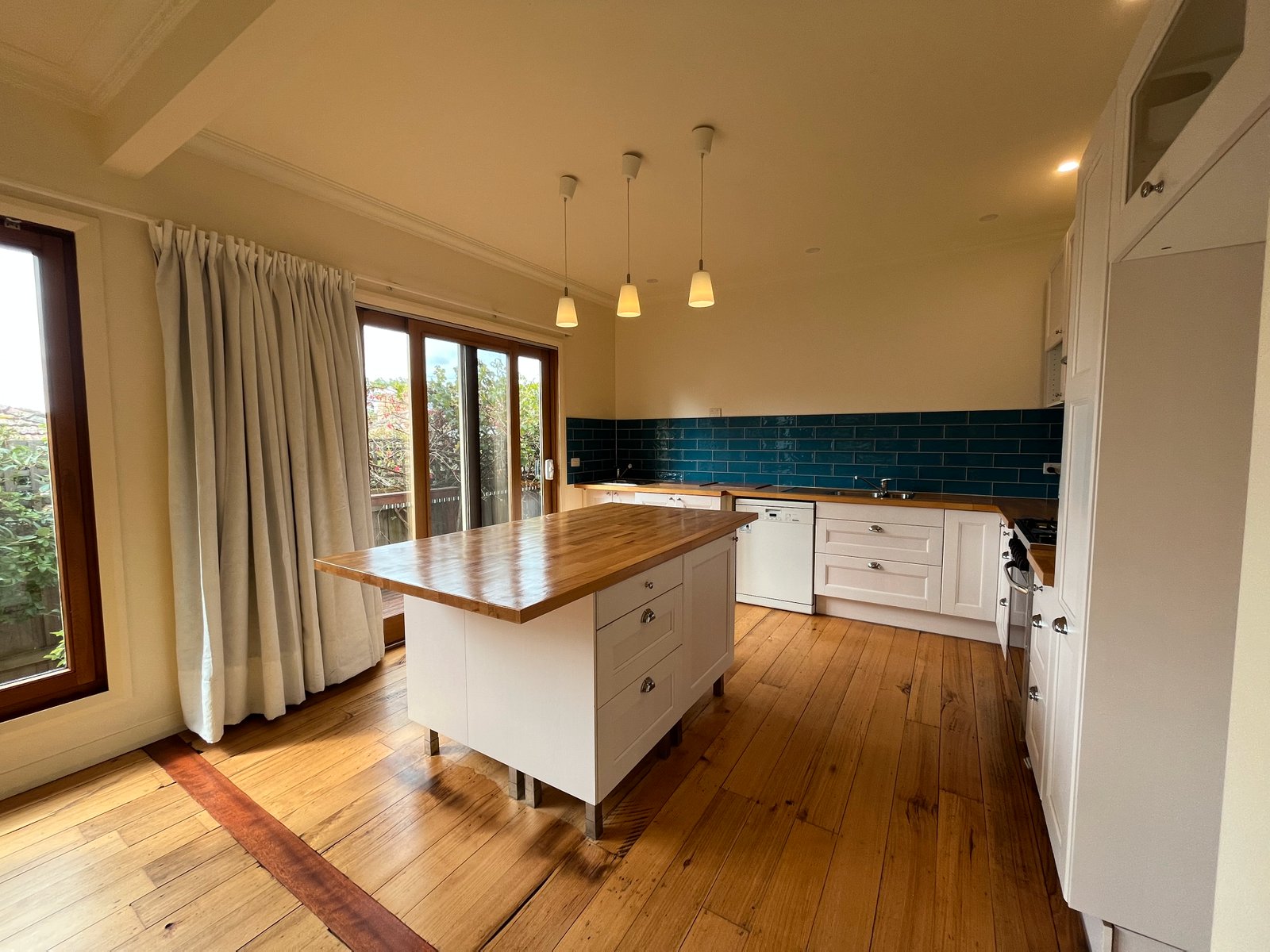 Gallery: 1 Meakin Street
