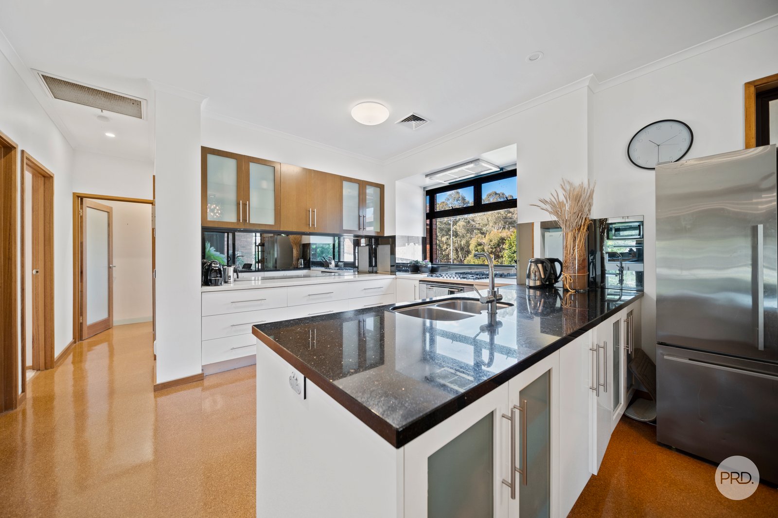 1 Metro Court STRATHDALE 3