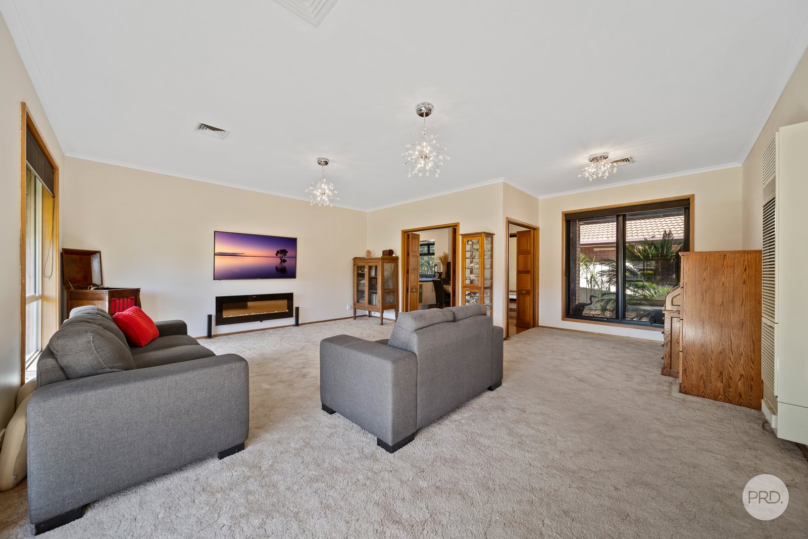 1 Metro Court STRATHDALE 5