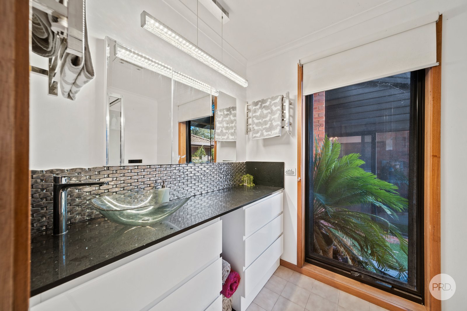 1 Metro Court STRATHDALE 7