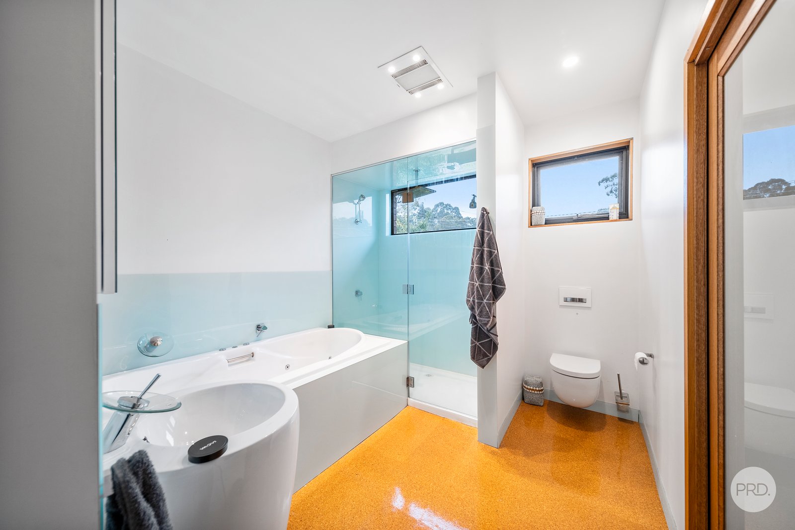 1 Metro Court STRATHDALE 8