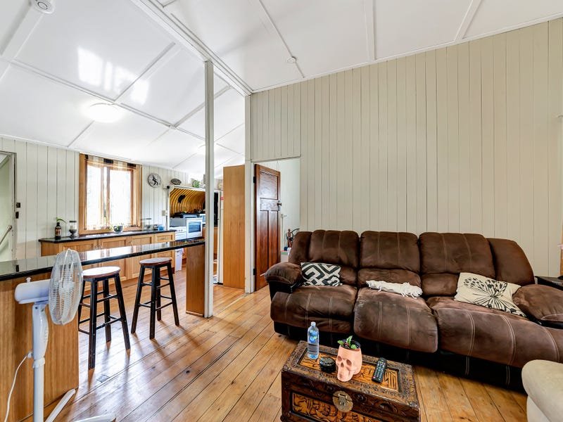 1 Mill Lane ROSEWOOD 7