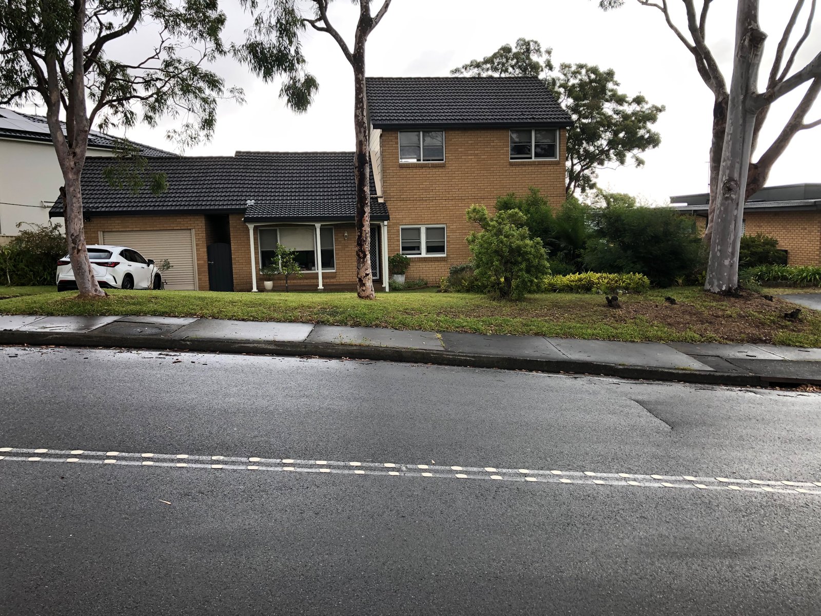 1 Moons Avenue LUGARNO 1