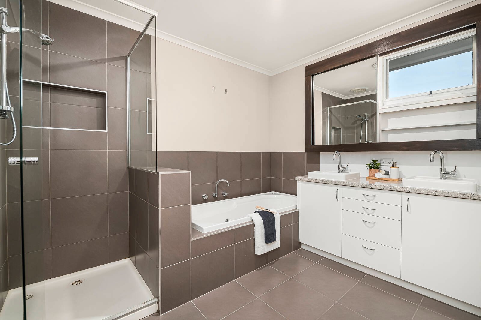 Real Estate and Property in 1 Narcissus Court, Doncaster East, VIC