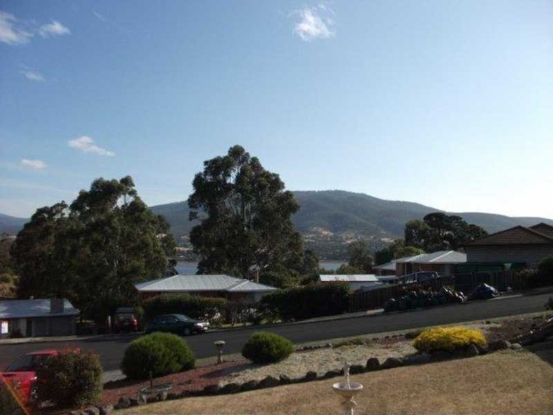 1 Newton Place BRIDGEWATER 2