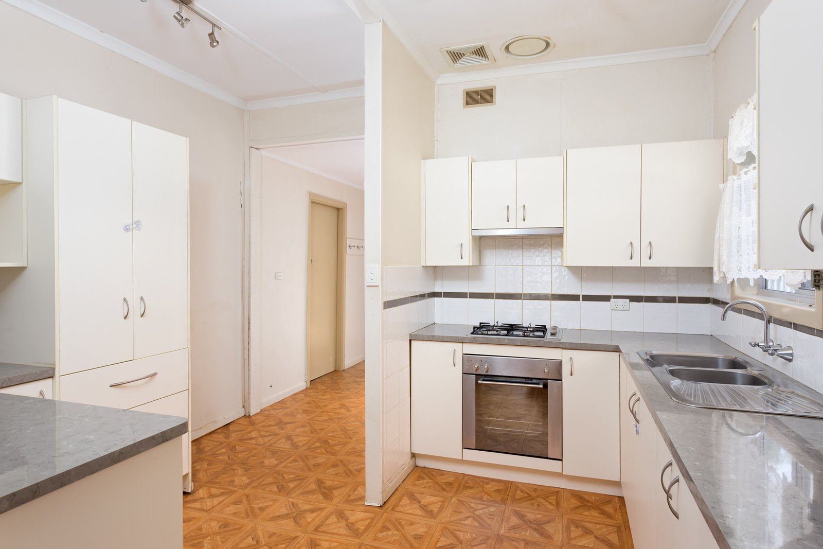 1 Northcott Parade MOUNT AUSTIN 3