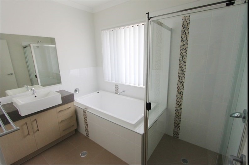 1 Numalia Lane BOYNE ISLAND 3