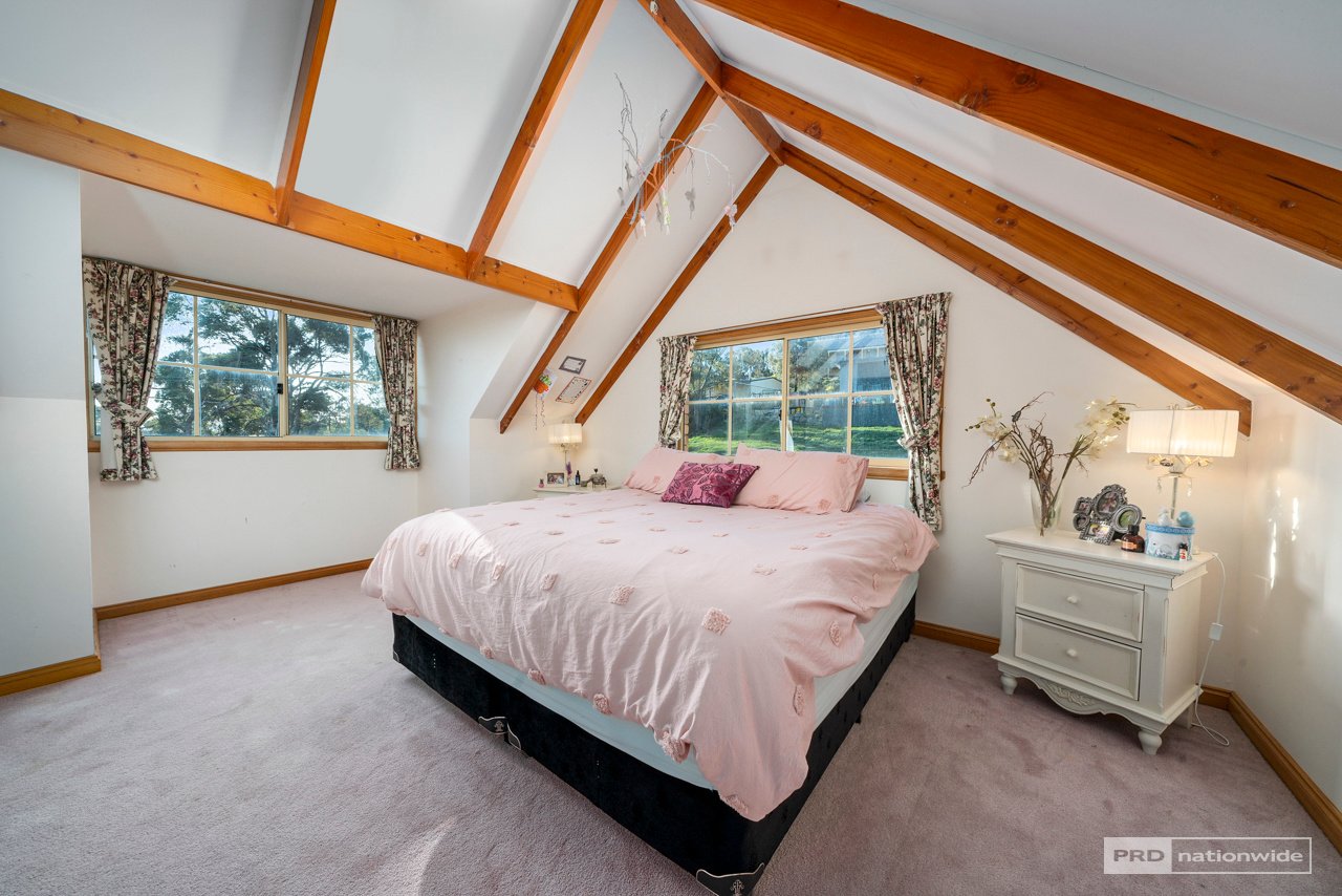 1 Olinka Court CARLTON 18