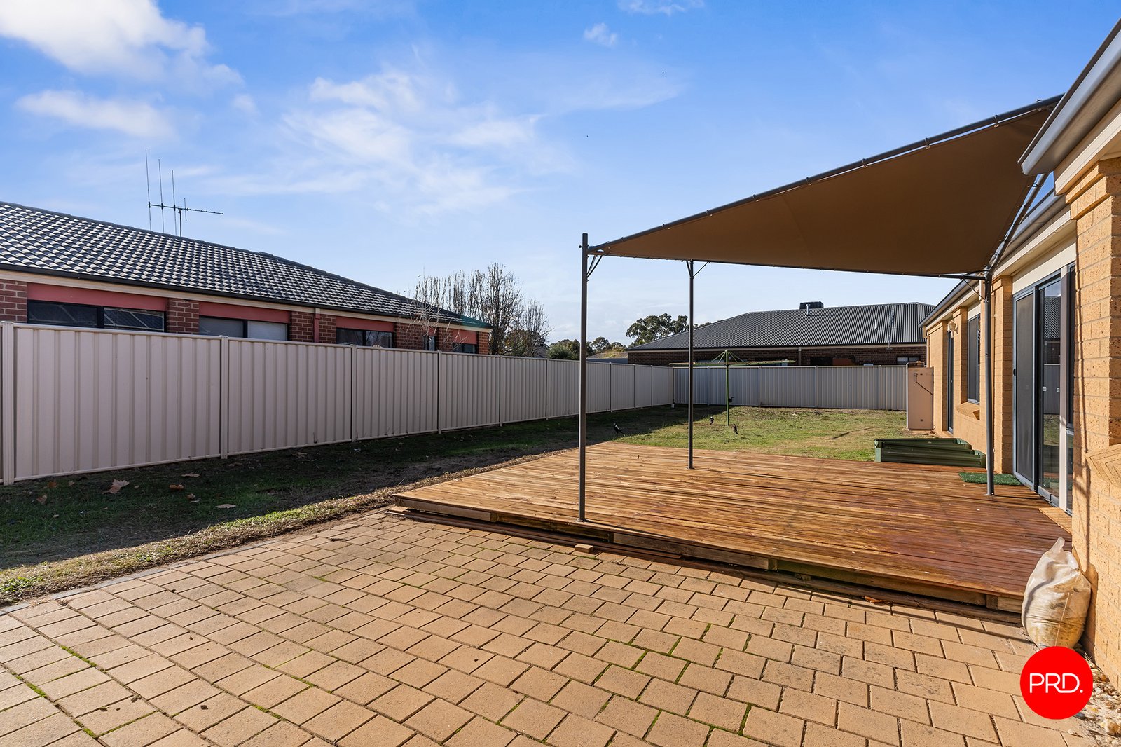 1 Ombana Court ASCOT 18