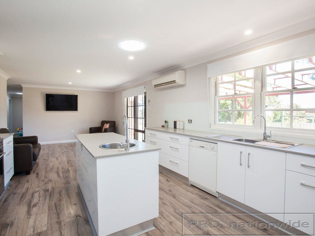 1 Pacific Crescent ASHTONFIELD 9