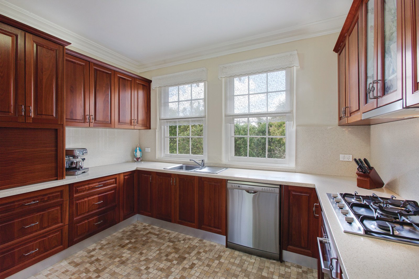 1 Page Avenue, Kew East, VIC