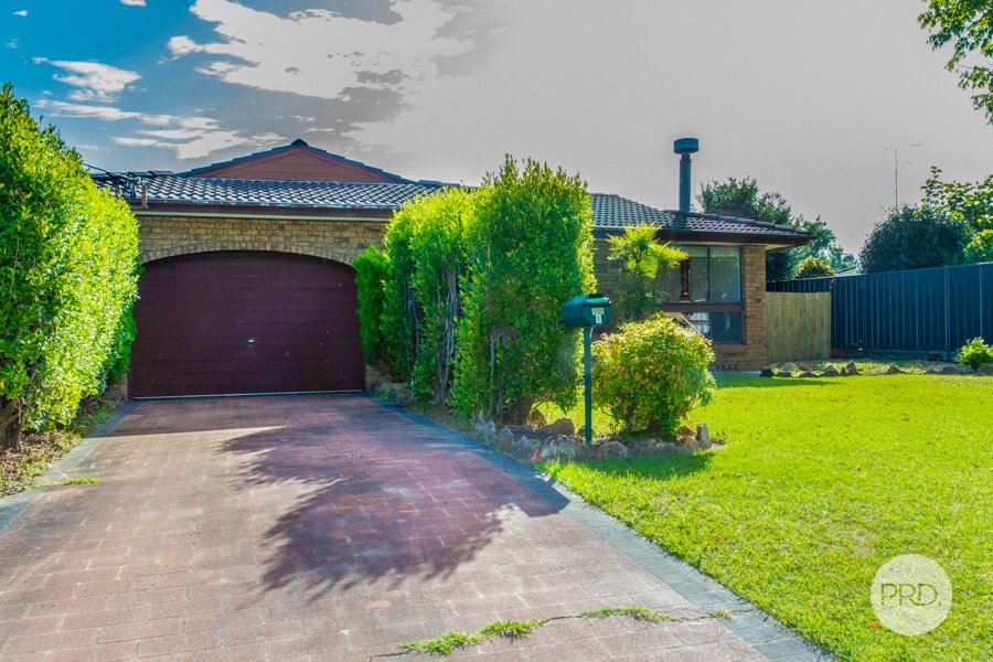 1 Pamela Parade LEONAY 19