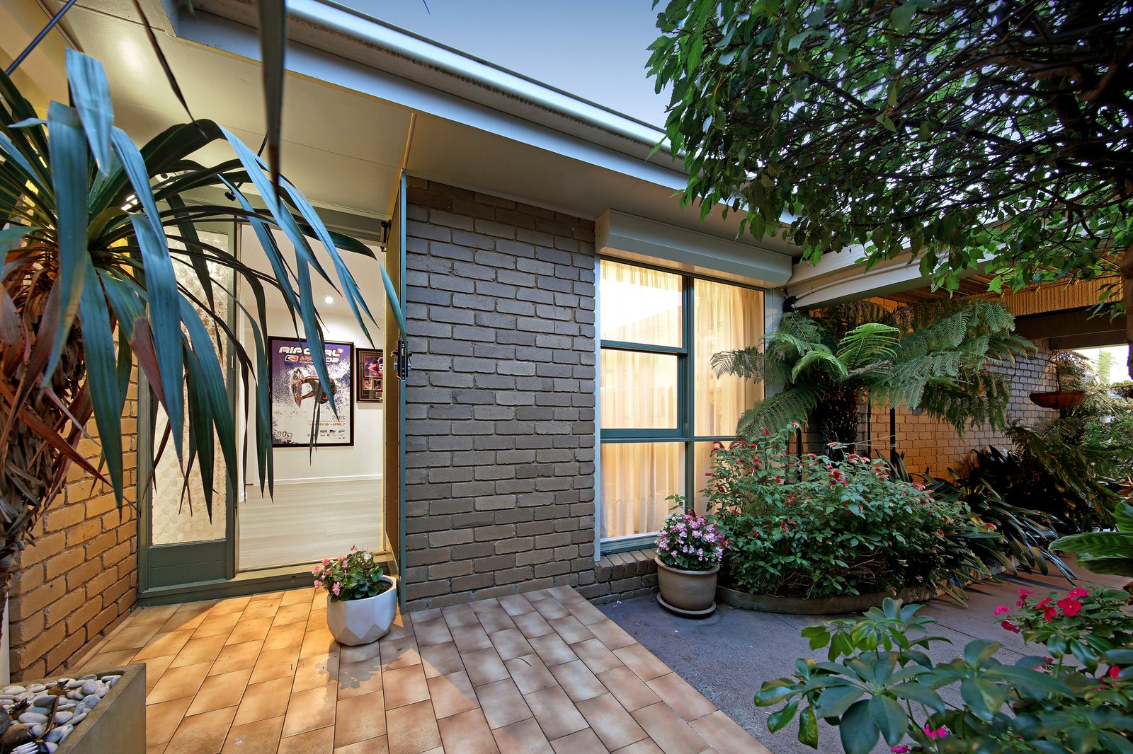 Gallery: 1 Pasadena Crescent