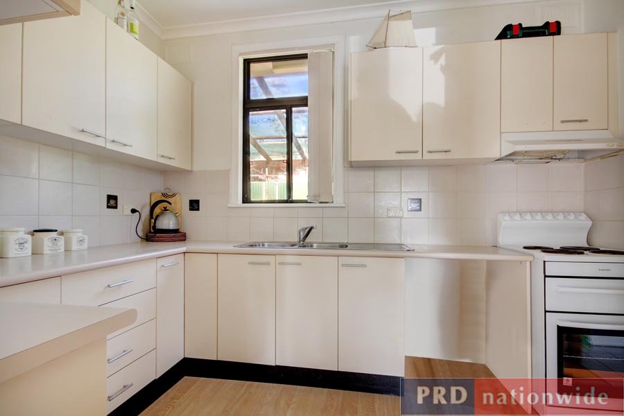 1 Peake Pde  PEAKHURST 6