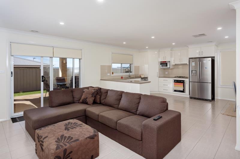 1 Peppin Way GOBBAGOMBALIN 3