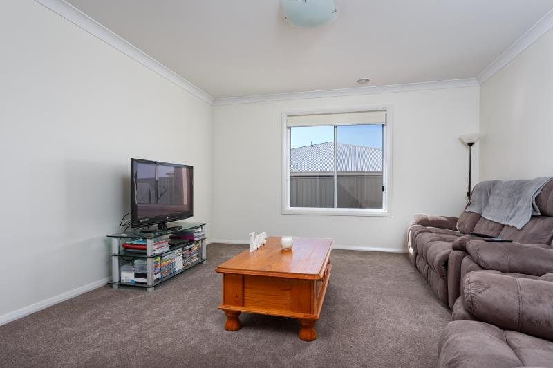 1 Peppin Way GOBBAGOMBALIN 4