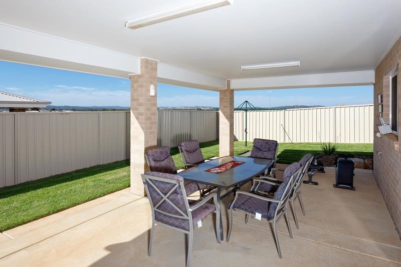 1 Peppin Way GOBBAGOMBALIN 8