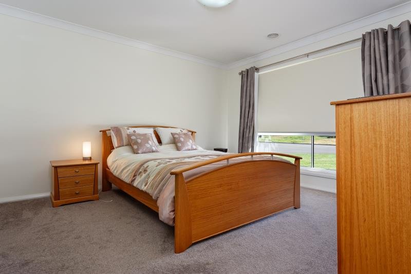 1 Peppin Way GOBBAGOMBALIN 2