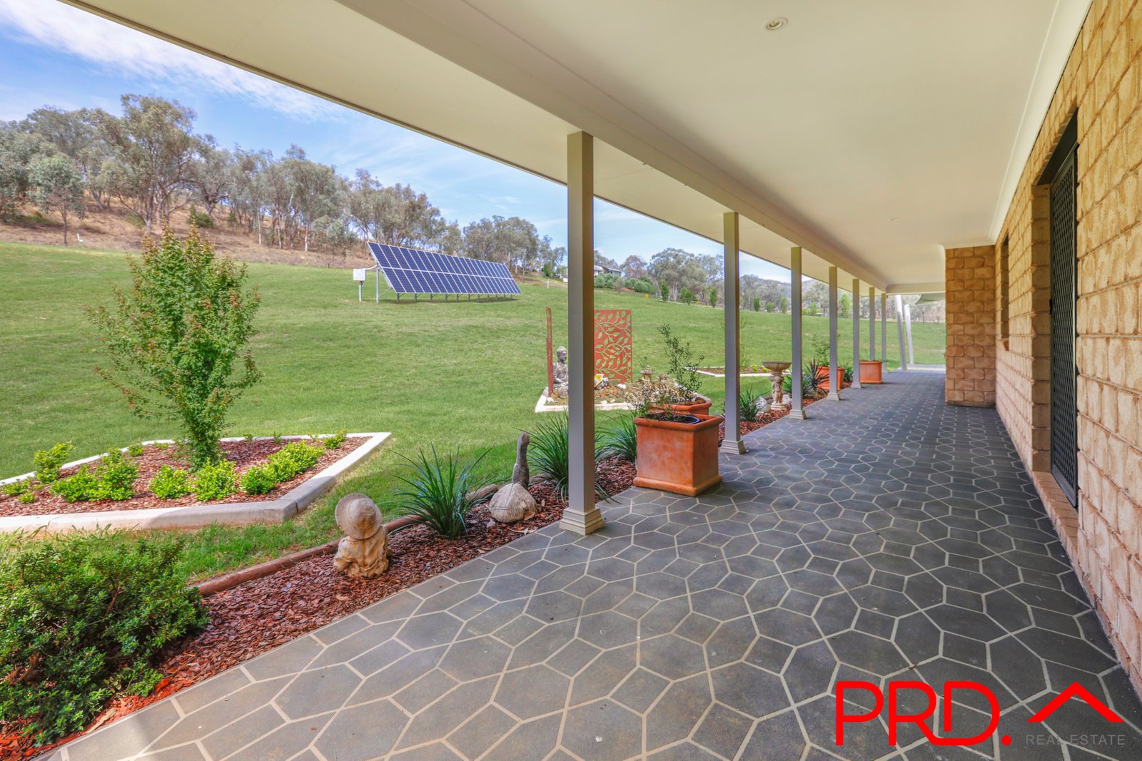 1 Pindari Drive TAMWORTH 4