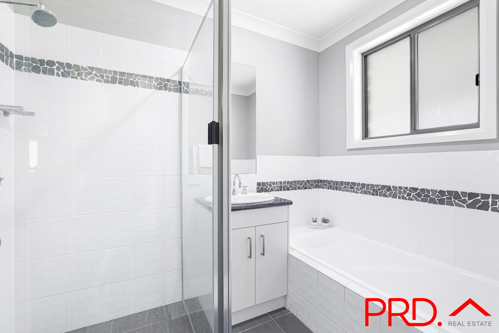 1 Pindari Drive TAMWORTH 21