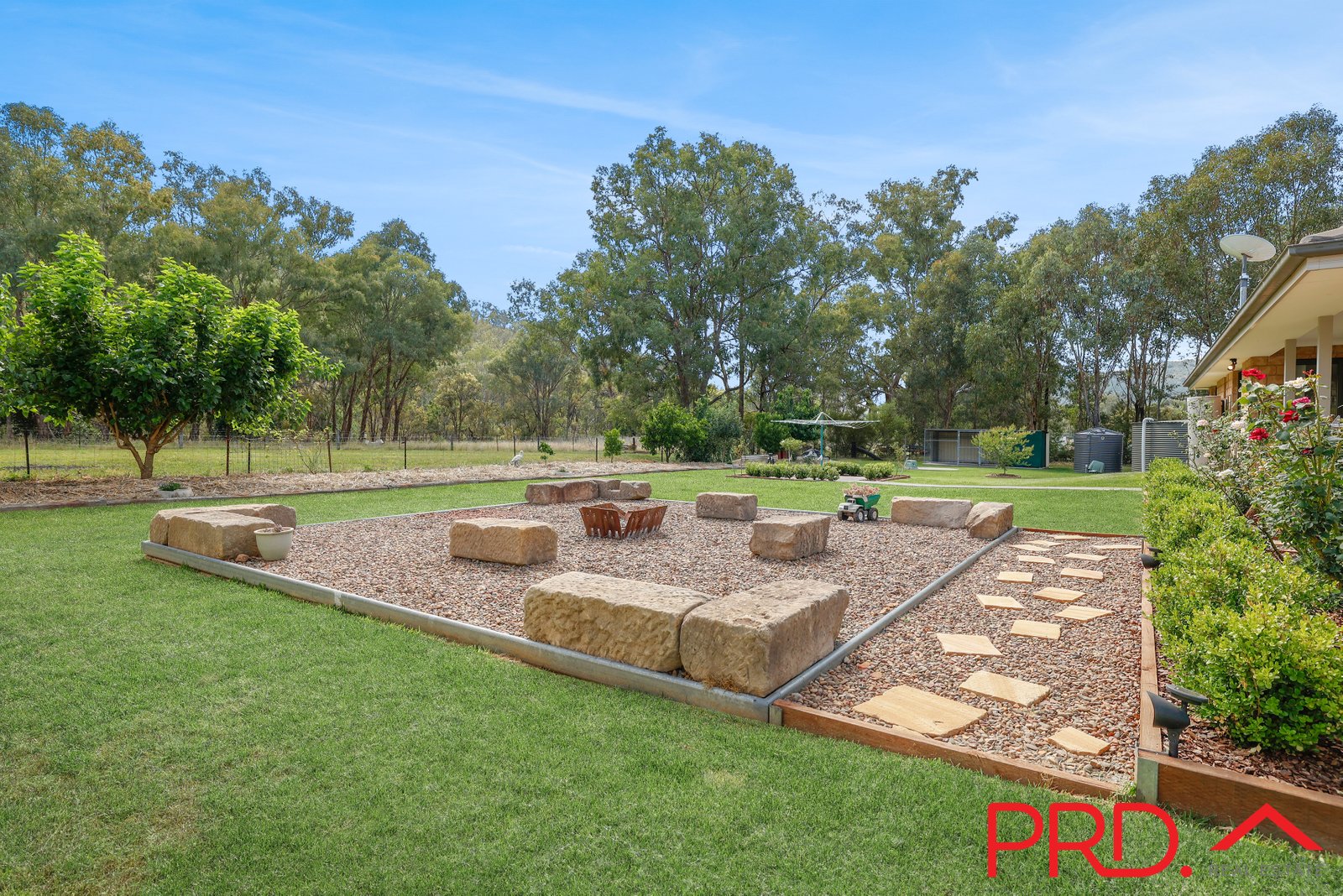 1 Pindari Drive TAMWORTH 27