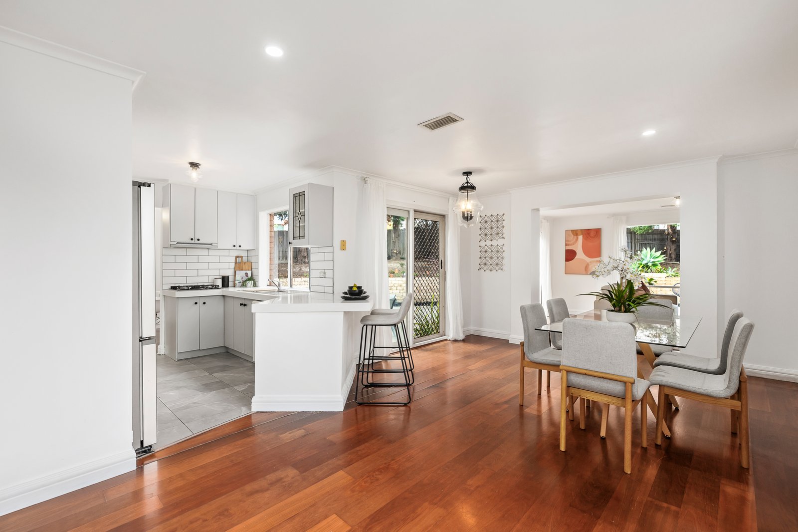 Gallery: 1 Pinto Close